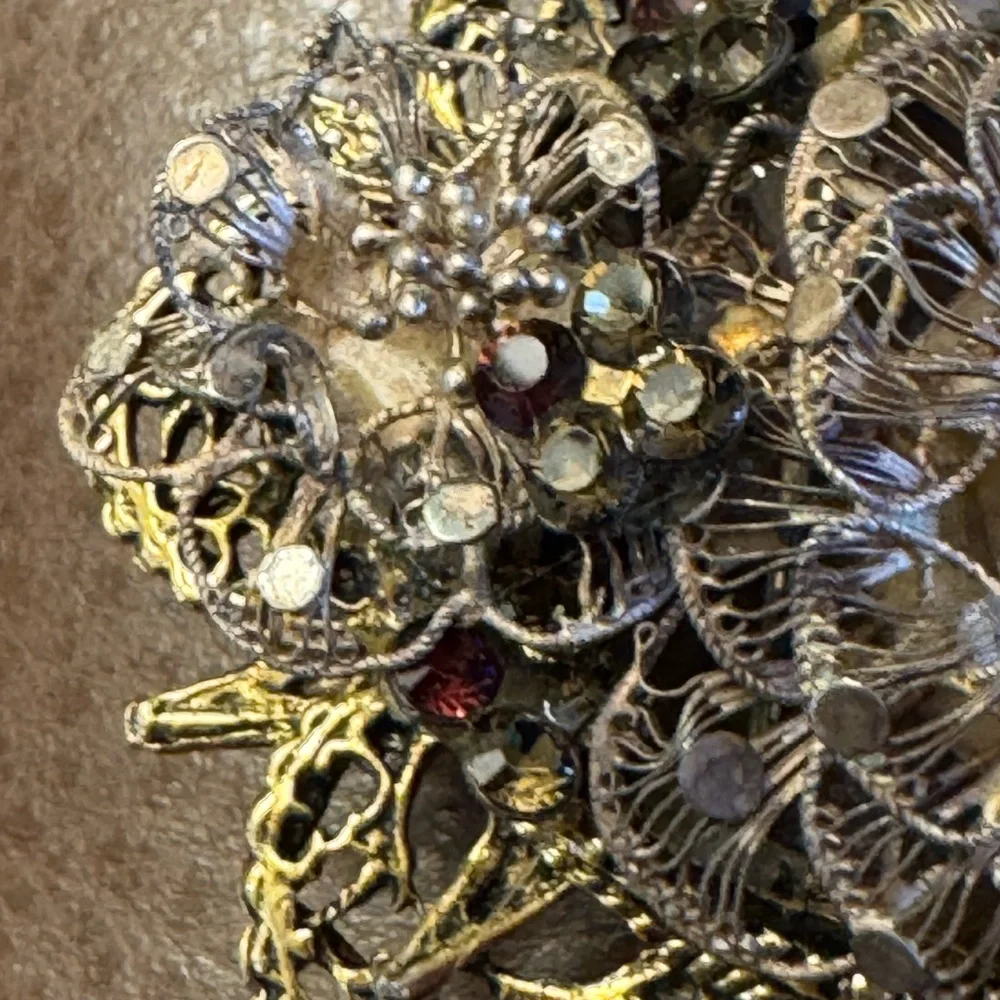 Very rare VTG estate filigree collage brooch/pendant w/rhinestones